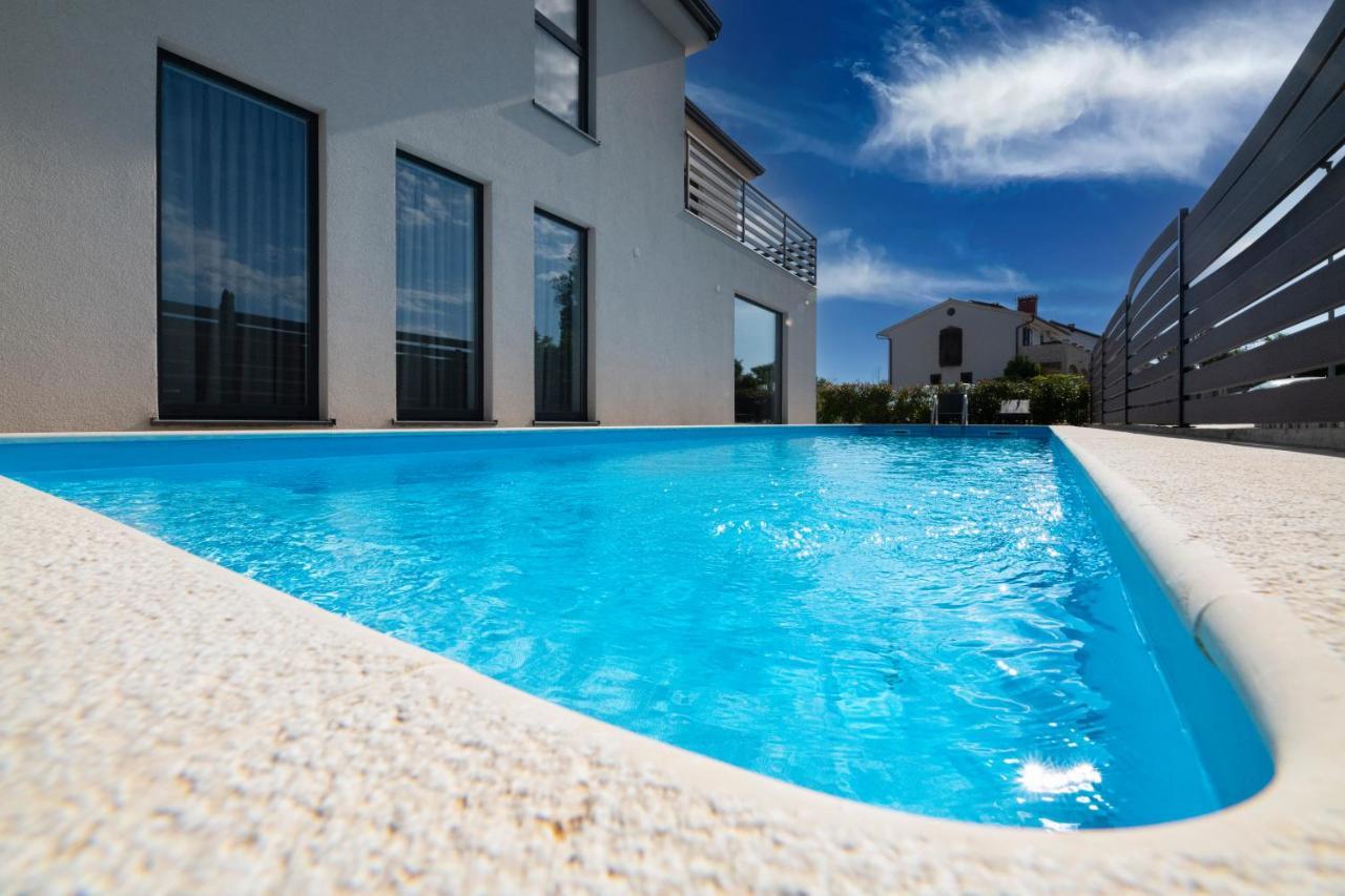 Marcante Family Villa With A Pool Пореч Екстериор снимка
